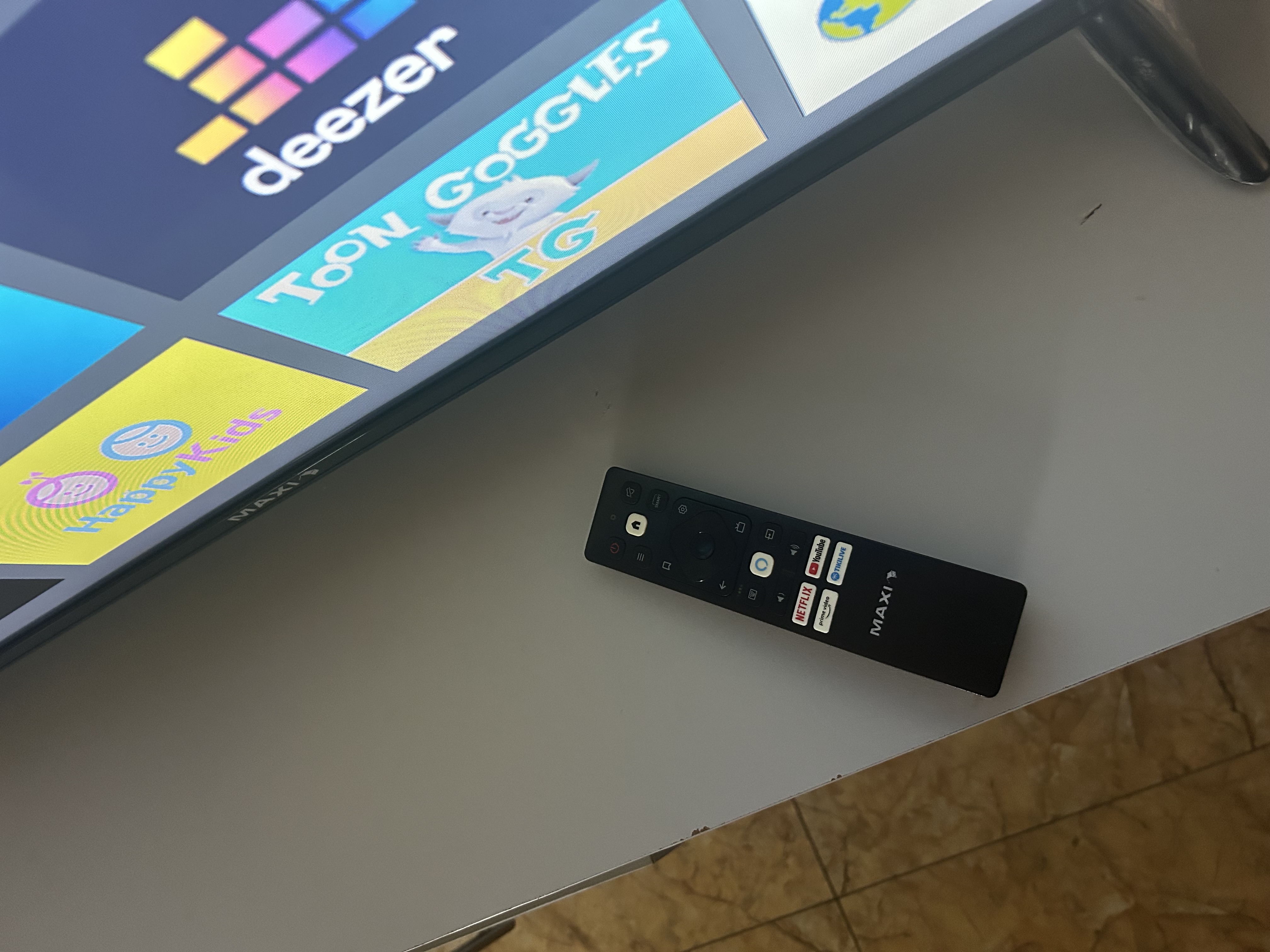 43’ Maxi LED TV.